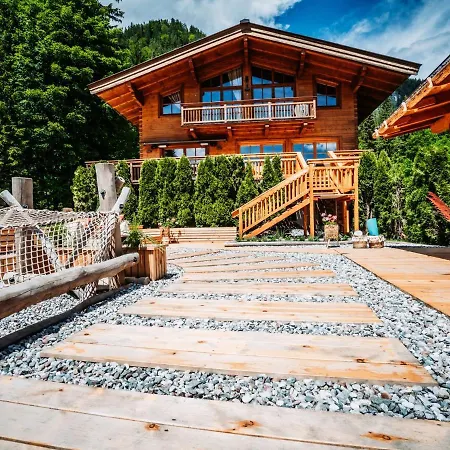 Σαλέ Hideway Chalet Gamsglueck With Pool And Sauna Waidring